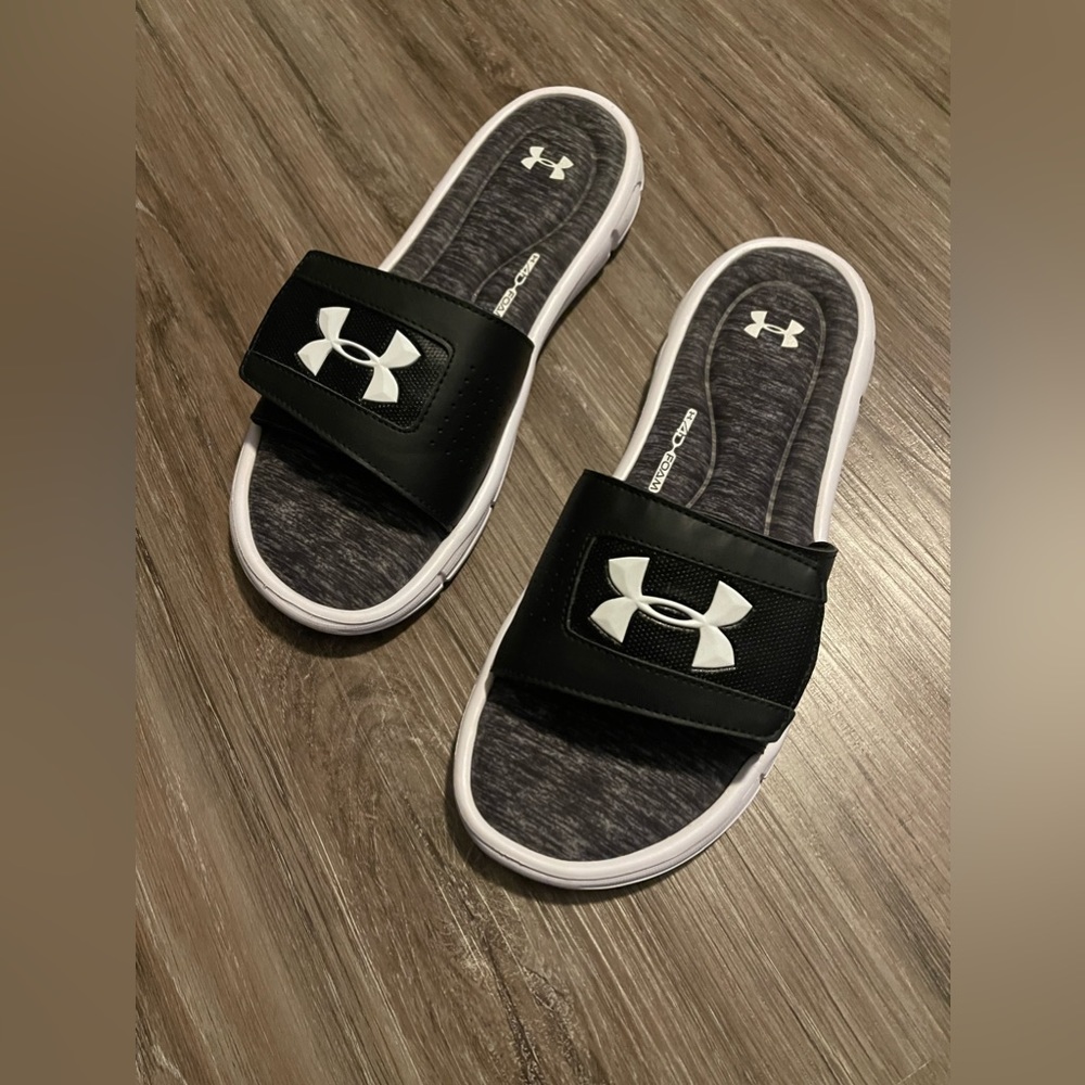 Under Armour Men’s Size 10 US 4D Foam Slides
